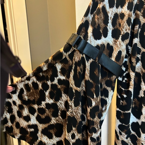 Joseph Ribkoff Animal Print Zipper Blouse plus size 18.  NWOT - Picture 5 of 9